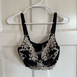 Wacoal Embrace Lace underwire bra size 38DDD